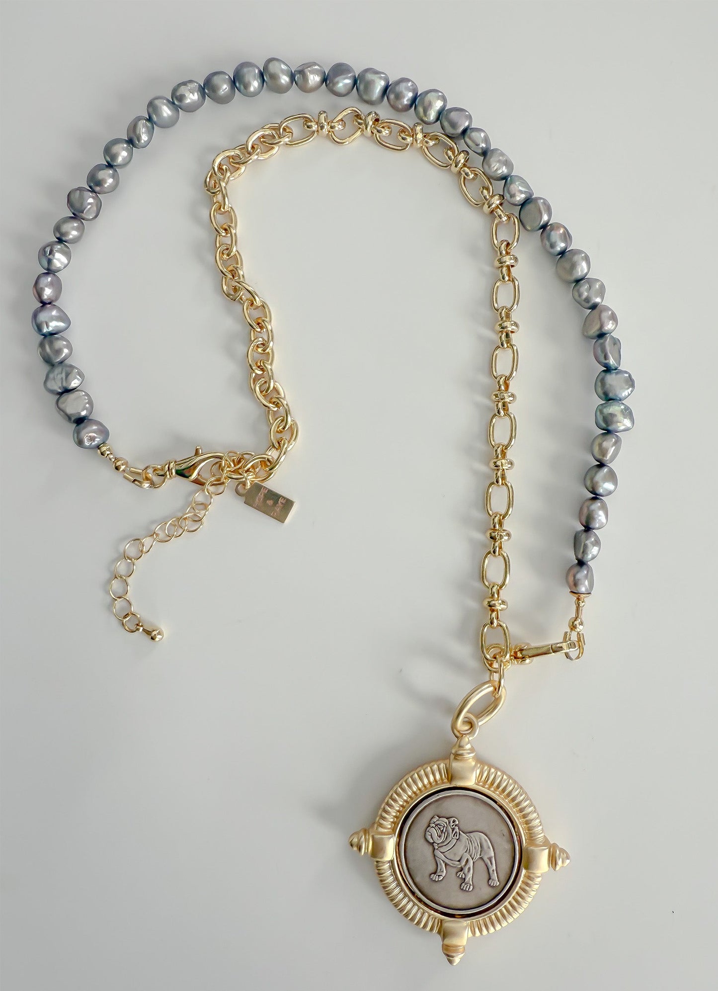 georgia-bulldog-pendant-freshwater-pearls-gold-necklace