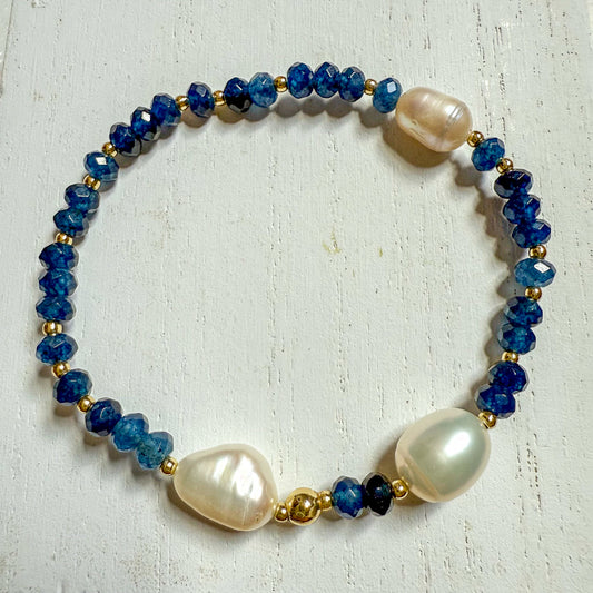 Natural jade and freshwater pearl handcrafted stretch bracelet with gold.
