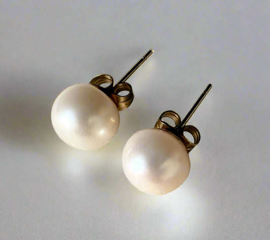 white pearl earrings- hope and raye